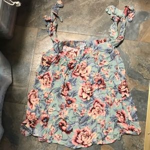 🌸Summery tie tank top🌸